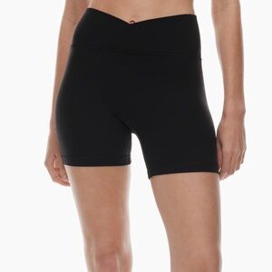 BUTTER Crossover Hi-Rise 5" Short